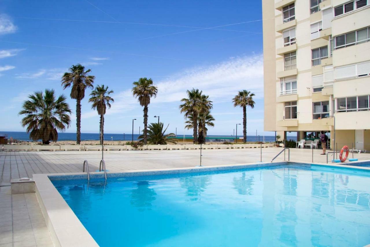 Wonderful Studio Apartment In Front Of The Beach Costa de Caparica Buitenkant foto